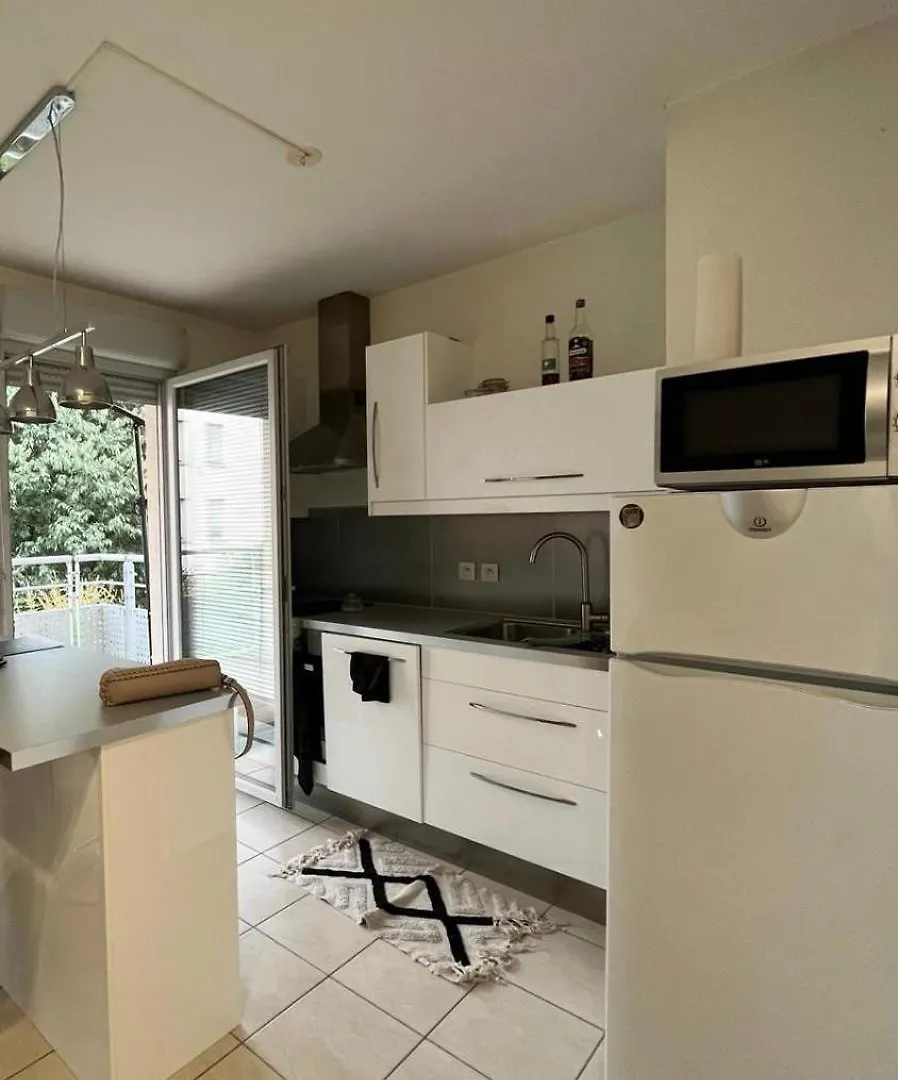 Beautiful Apartment With Terrace 보-앙-벨랭